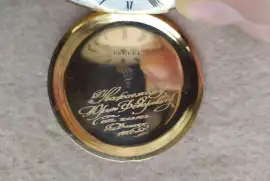 Золотий кишеньковий годинник Генрі Мозер 